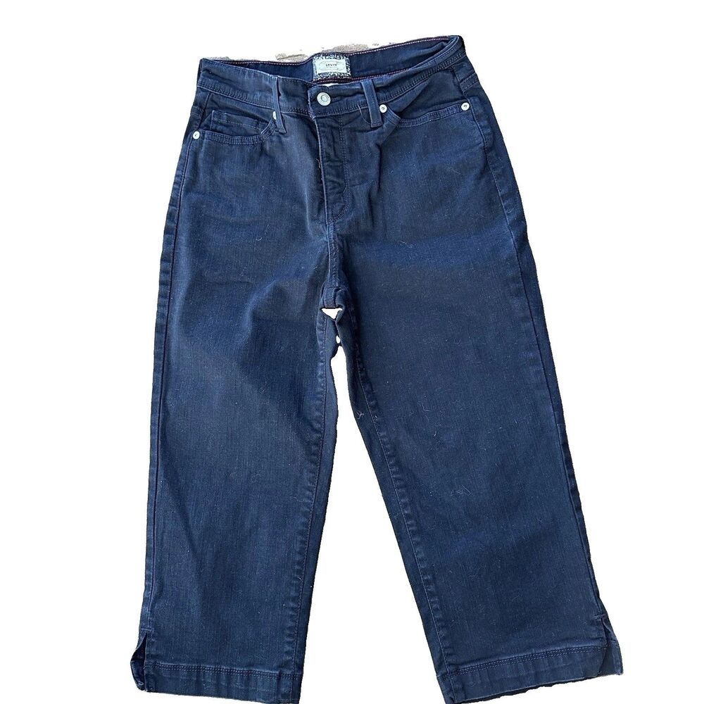 Levi Strauss Signature Women’s Size 3 Dark Wash Cropped Straight Jeans